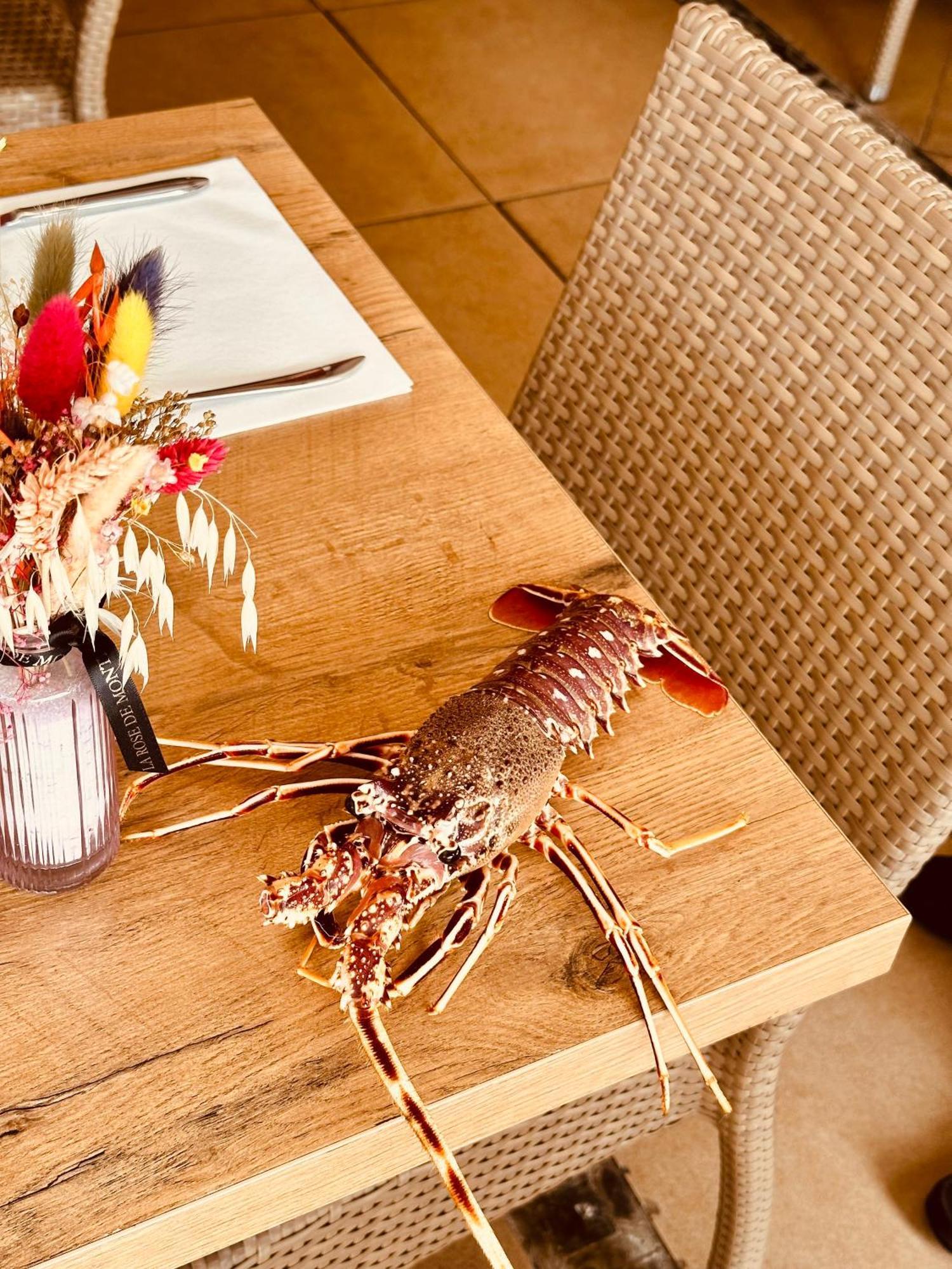 Hotel Restaurant L'Europe Сен-Флоран Екстериор снимка